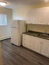 The Niche at Maple Gardens in Lindenhurst, NY - Foto de edificio - Building Photo