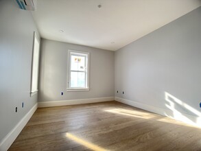 367 Market St, Unit 5 in Boston, MA - Building Photo - Building Photo