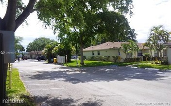 5040 Sanctuary Way in West Palm Beach, FL - Building Photo - Building Photo