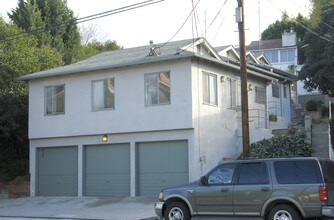 2130-2134 Griffith Park Blvd in Los Angeles, CA - Foto de edificio - Building Photo