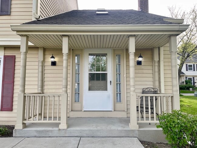 2670 College Hill Cir in Schaumburg, IL - Building Photo - Building Photo