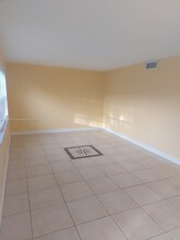 1774 SW 81st Ln in Davie, FL - Foto de edificio - Building Photo