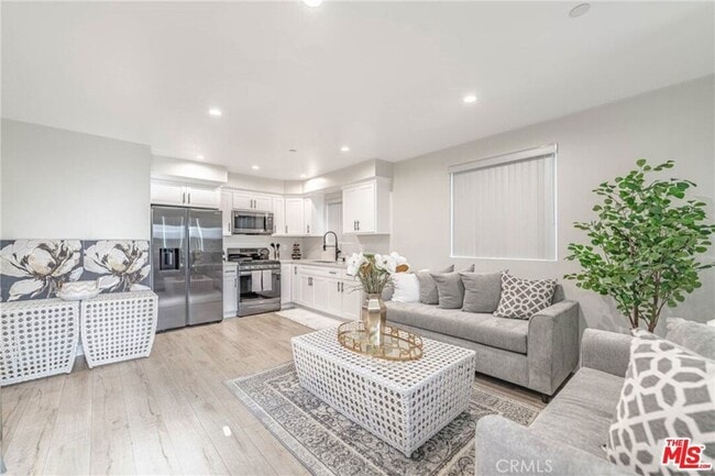 433 W Gage Ave in Los Angeles, CA - Building Photo - Building Photo