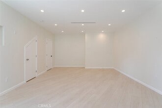 10787 Las Lunitas Ave in Los Angeles, CA - Foto de edificio - Building Photo