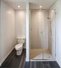 2406 Chestnut Log Ln, Unit #2 in Lithia Springs, GA - Foto de edificio - Building Photo