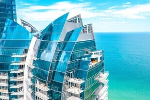 17121 Collins Ave in Sunny Isles Beach, FL - Building Photo