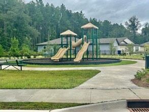 37378 Whisper Wy in Hilliard, FL - Building Photo - Building Photo