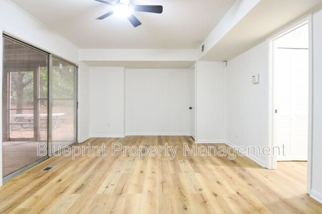 6004 Cowin Dr NW in Huntsville, AL - Building Photo - Building Photo