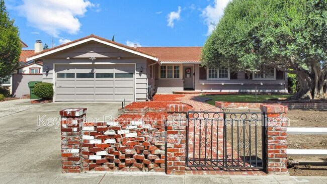 property at 373 Redwood Ave