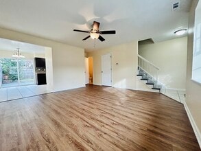 718 Spence Cir in Virginia Beach, VA - Building Photo - Building Photo