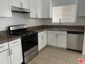 6640 Irvine Ave in Los Angeles, CA - Building Photo - Building Photo