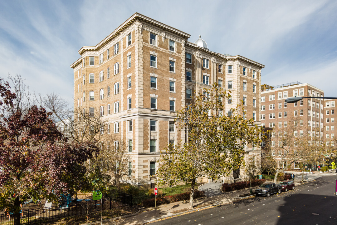 Woodley Condominium in Washington, DC - Building Photo