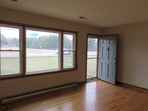 6729 Cold Harbor Rd in Mechanicsville, VA - Foto de edificio - Building Photo