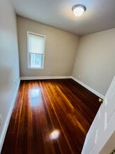 545 Heath St, Unit #1 in Chestnut Hill, MA - Foto de edificio - Building Photo