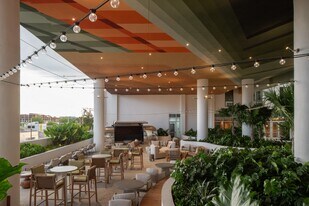 Joule House in Miami, FL - Building Photo