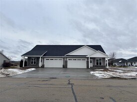 363 Rising Star Ln in Seymour, WI - Building Photo