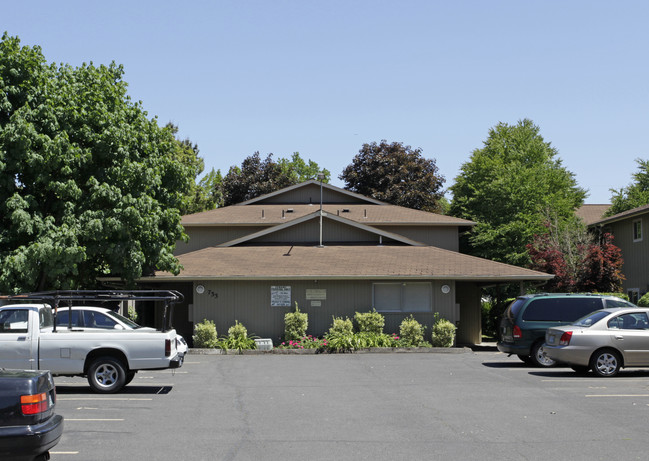 Kelly View Apartments in Springfield, OR - Building Photo - Building Photo