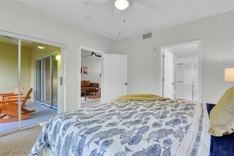9165 Celeste Dr in Naples, FL - Foto de edificio - Building Photo