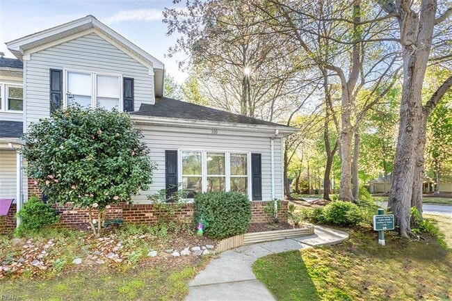 property at 100 Larkspur Hollow