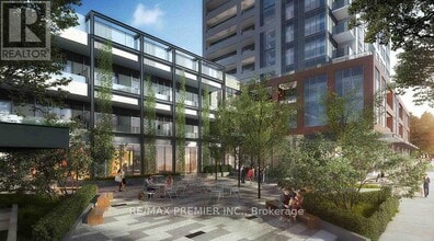 715 Davis Dr in Newmarket, ON - Building Photo - Building Photo