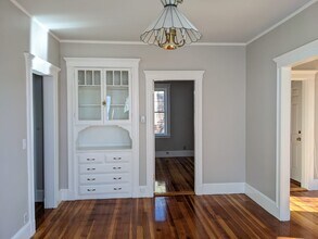 14 Rice St, Unit 3 in Brookline, MA - Foto de edificio - Building Photo