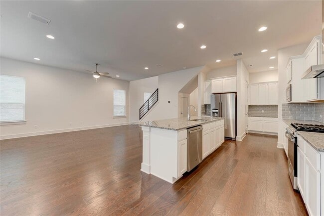 property at 1531 N Red Bud Ln