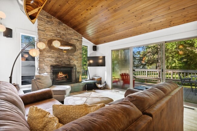 property at 1644 E Lakeshore Dr