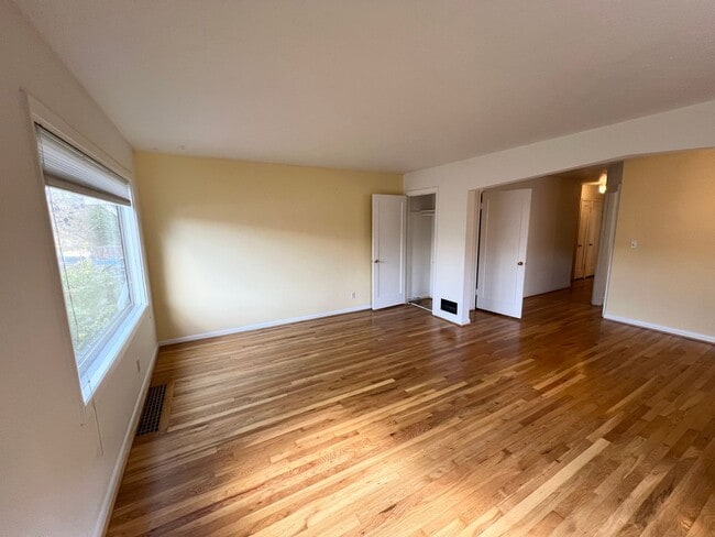 38 NE 61st Ave in Portland, OR - Building Photo - Building Photo