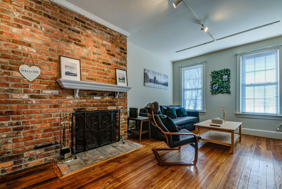 1435 Powhatan St in Alexandria, VA - Building Photo