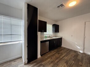 3422 E Taylor St in Phoenix, AZ - Foto de edificio - Building Photo