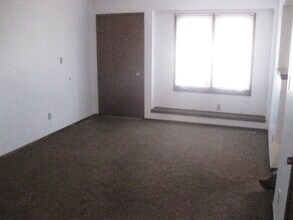 5000 Twana Dr, Unit 1 in Des Moines, IA - Foto de edificio - Building Photo