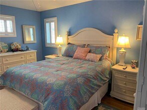 20 Illinois Ave-Unit -Upper in Long Beach, NY - Foto de edificio - Building Photo