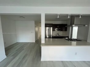7430 Carlyle Ave in Miami Beach, FL - Building Photo - Building Photo