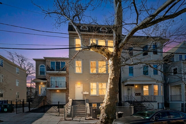 13 20th Ave, Unit 2 in Irvington, NJ - Foto de edificio - Building Photo