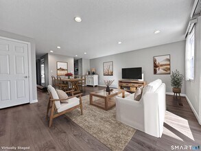 37 Hubbard Run Dr in Glastonbury, CT - Building Photo - Building Photo