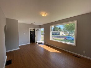 66 Terris Ave in Moncton, NB - Building Photo - Building Photo