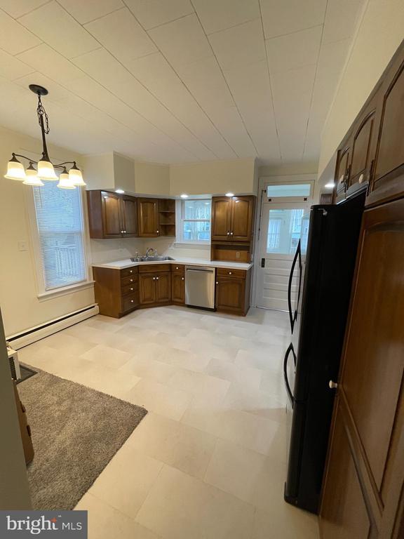 27 W High St in Hummelstown, PA - Building Photo - Building Photo