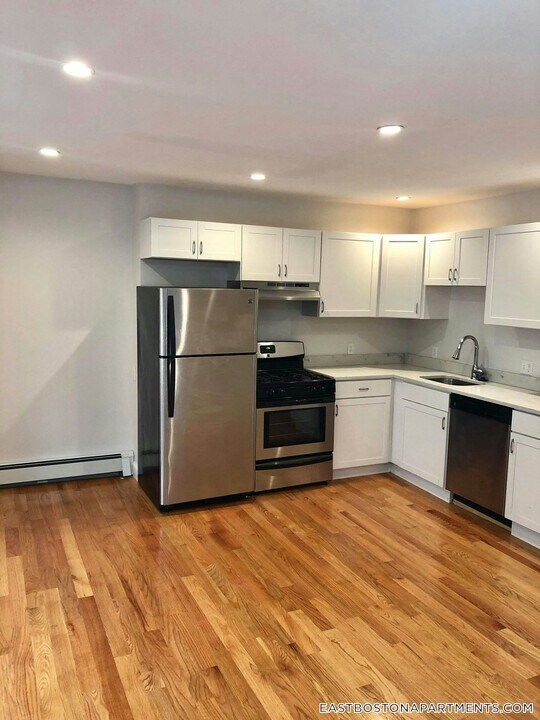 67 Marion St in Boston, MA - Building Photo