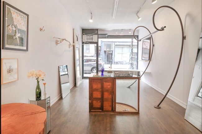 21 Orchard St in New York, NY - Building Photo - Interior Photo