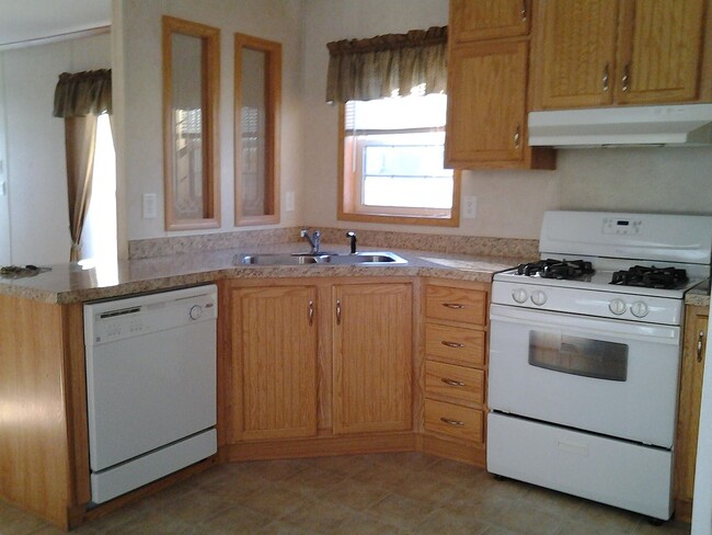 37 Bircher Ave in Poughkeepsie, NY - Building Photo - Building Photo