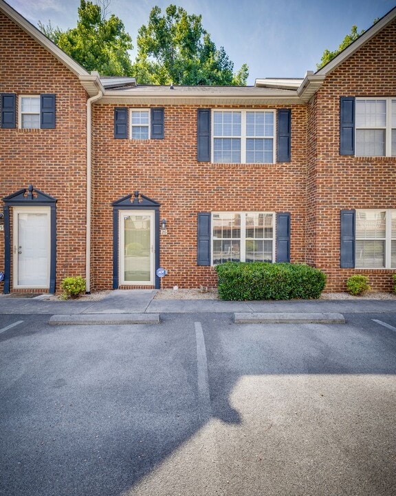 1809 W Lakeview Dr in Johnson City, TN - Building Photo
