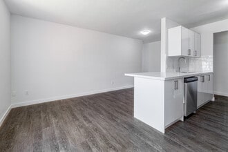 80 Guestville Ave in Toronto, ON - Building Photo - Building Photo