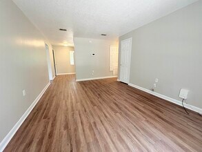 2922 Oakwood Dr in Tallahassee, FL - Building Photo - Building Photo