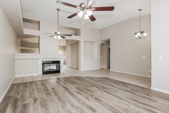 1563 E Scott Ave in Gilbert, AZ - Foto de edificio - Building Photo