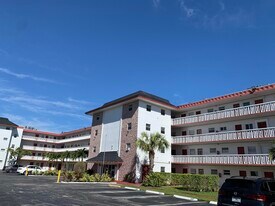 4140 NW 44th Ave in Lauderdale Lakes, FL - Building Photo