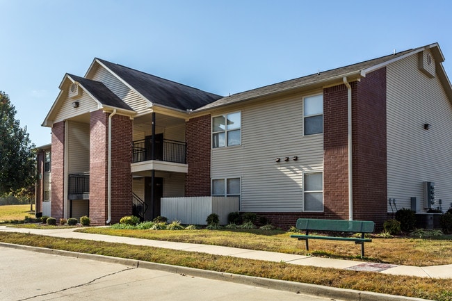 Chapel Ridge in Forrest City, AR - Building Photo - Interior Photo