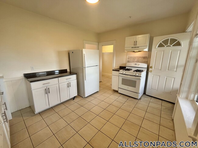 6 Barrows St