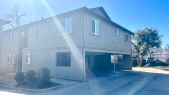566 Lincoln Ave in Prescott, AZ - Building Photo