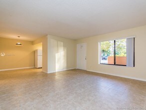 6900 SW 39th St-Unit -104J in Davie, FL - Building Photo - Building Photo