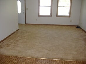 619 Johns Creek Rd in Hodges, SC - Building Photo - Building Photo